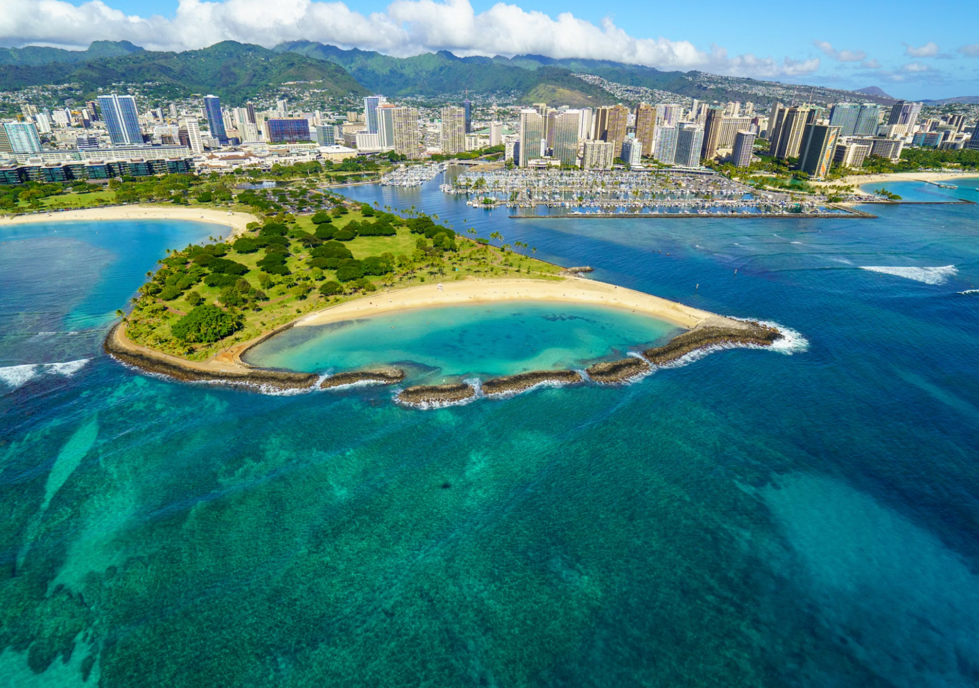 ハワイの海と街